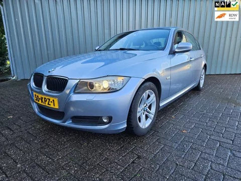 BMW 3-serie 316i Business Line Lees Text