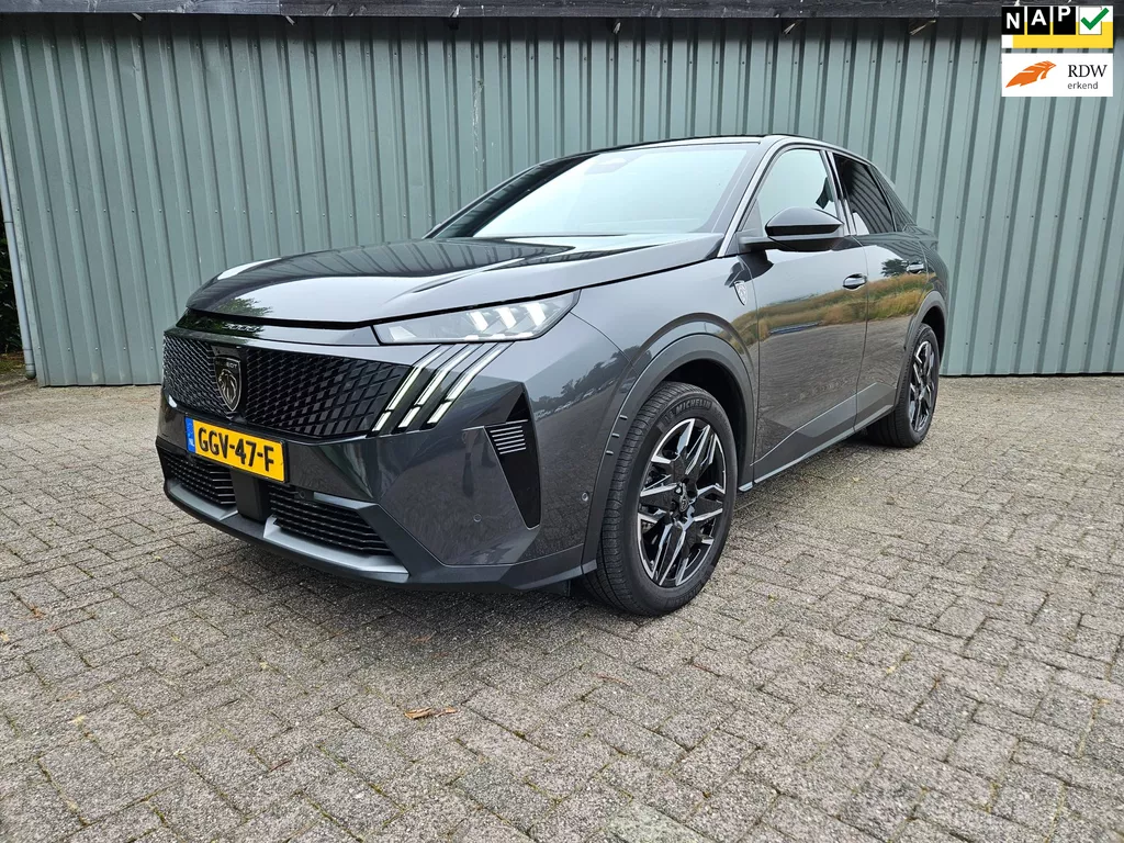 Peugeot 3008 1.2 Hybrid 136 GT 360 camera 19 inch velgen stuur/stoelverwarming