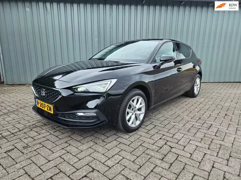 Seat Leon 5 Deurs 1.5 TSI Style Business Intense Camera Stoel/Stuurverwarming Navi